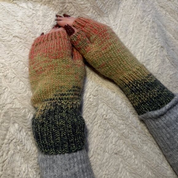 Handmade Women's Wool Blend Watermelon Multi Knit Fingerless Soft Mittens Gloves - Picture 7 of 10